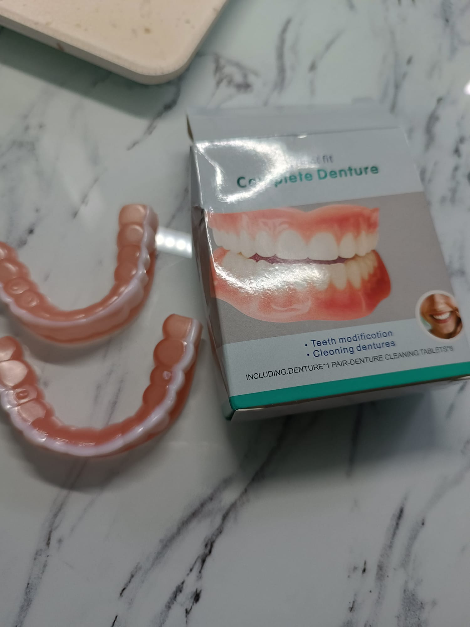 Imitacja protezy silikonowej z opakowaniem